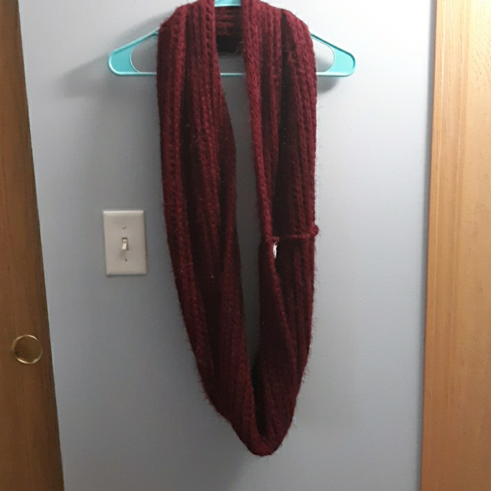 Soft and stretchy scarf